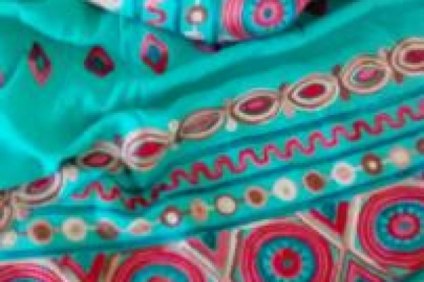 Foto NOVIDADES - Viscoses com bordados de fios coloridos - 9 - Moda Bella Tecidos e Lojas Ravera