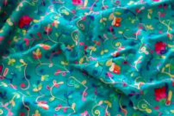 Foto NOVIDADES - Viscoses com bordados de fios coloridos - 8 - Moda Bella Tecidos e Lojas Ravera