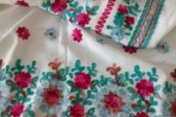 Foto NOVIDADES - Viscoses com bordados de fios coloridos - 4 - Moda Bella Tecidos e Lojas Ravera