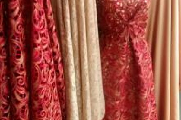 Foto NOVA VITRINE MOULAGES DA LOJA OURO VELHO VERMELHO - 4 - Moda Bella Tecidos e Lojas Ravera