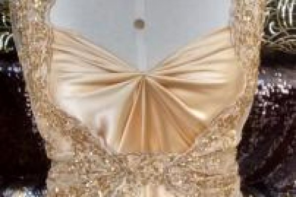 Foto NOVA VITRINE DOURADO E PRETO NA ModaBella Tecidos LOJA TAQUARAL - 4 - Moda Bella Tecidos e Lojas Ravera