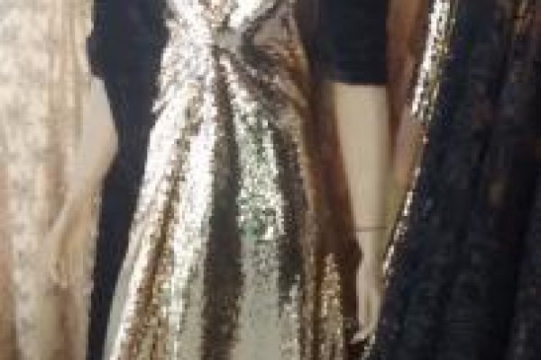 Foto NOVA VITRINE DOURADO E PRETO NA ModaBella Tecidos LOJA TAQUARAL - 1 - Moda Bella Tecidos e Lojas Ravera