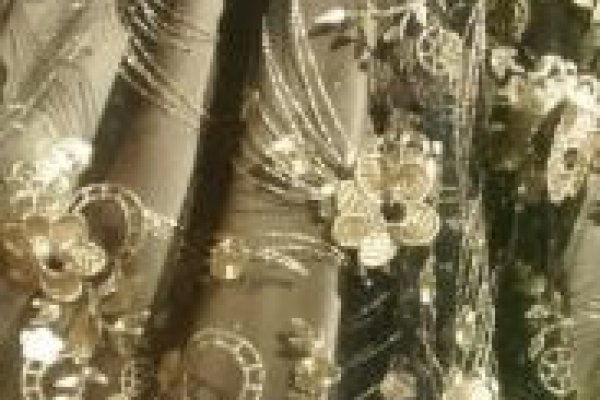 Foto NOVA VITRINE DA LOJA RAVERA DA GENERAL OSÓRIO - TONS NUDE - ROSÊ E DOURADOS - 7 - Moda Bella Tecidos e Lojas Ravera