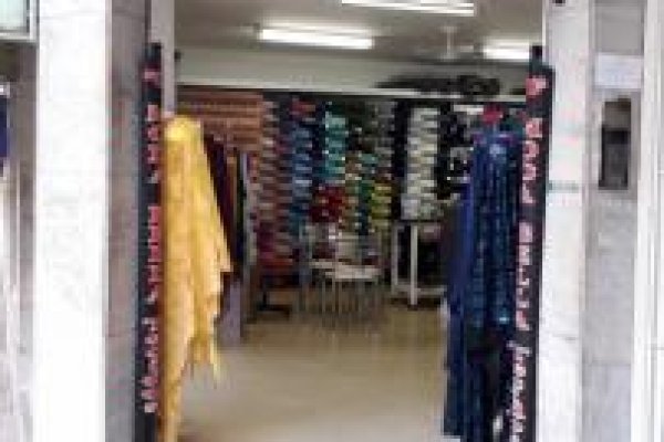 Foto NOVA VITRINE ModaBella Tecidos - CENTRO - 2 - Moda Bella Tecidos e Lojas Ravera