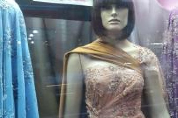 Foto NOVA VITRINE DA LOJA RAVERA - General Osório - 1 - Moda Bella Tecidos e Lojas Ravera