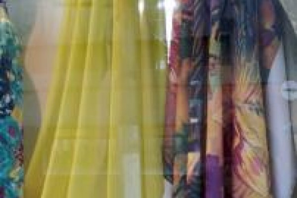 Foto NOVA VITRINE LOJA RAVERA - TONS DE VERDES - General Osório - 2 - Moda Bella Tecidos e Lojas Ravera