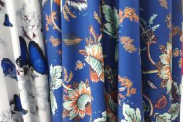 Foto VARIEDADES - TONS AZUL BIC - No grupo ModaBella Tecidos - RAVERA, você encontra a maior variedade em tecidos em lojas da região, desde tecidos para o dia-a-dia até a linha especial de festa e também artigos para vestido de noivas. - 7 - Moda Bella Tecidos e Lojas Ravera