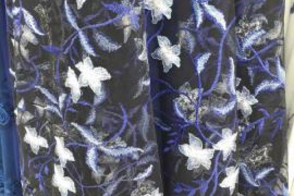 Foto VARIEDADES - TONS AZUL BIC - No grupo ModaBella Tecidos - RAVERA, você encontra a maior variedade em tecidos em lojas da região, desde tecidos para o dia-a-dia até a linha especial de festa e também artigos para vestido de noivas. - 3 - Moda Bella Tecidos e Lojas Ravera