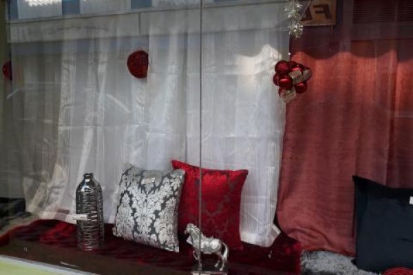 Foto EM CLIMA DE NATAL - NOVA VITRINE DE CAMA, MESA, BANHO E DECORAÇÃO DA LOJA RAVERA - General Osório - Artigos sempre atualizados com as últimas tendências - 3 - Moda Bella Tecidos e Lojas Ravera