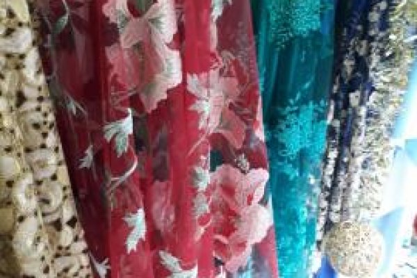 Foto NOVA VITRINE TECIDOS - Ainda em clima de Natal nova vitrine loja RAVERA - General Osório - Tecidos sempre atualizados com as últimas tendências da MODA - 3 - Moda Bella Tecidos e Lojas Ravera