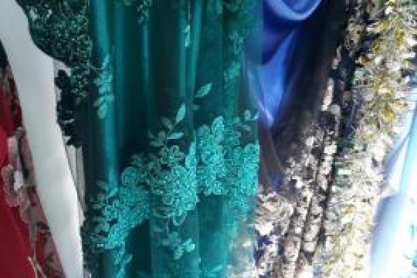 Foto NOVA VITRINE TECIDOS - Ainda em clima de Natal nova vitrine loja RAVERA - General Osório - Tecidos sempre atualizados com as últimas tendências da MODA - 1 - Moda Bella Tecidos e Lojas Ravera
