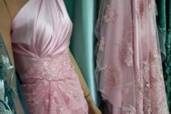 Foto VITRINE DE NOVIDADES - Nova vitrine da Unidade RAVERA da Rua General Osório - No grupo ModaBella Tecidos-RAVERA, Tecidos sempre atualizados com as últimas tendências da MODA - 1 - Moda Bella Tecidos e Lojas Ravera