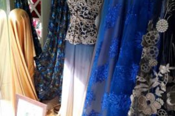 Foto NOVA VITRINE LOJA RAVERA - General Osório - Tecidos sempre atualizados com as últimas tendências da MODA - 3 - Moda Bella Tecidos e Lojas Ravera