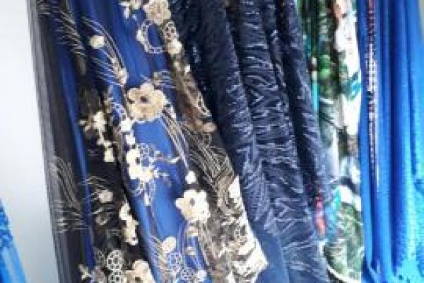 Foto NOVA VITRINE LOJA RAVERA - General Osório - Tecidos sempre atualizados com as últimas tendências da MODA - 4 - Moda Bella Tecidos e Lojas Ravera