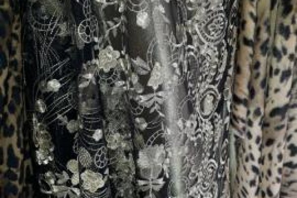 Foto VITRINE INVERNO UNIDADE RAVERA - General Osório - Tecidos sempre atualizados com as últimas tendências da MODA - 2 - Moda Bella Tecidos e Lojas Ravera