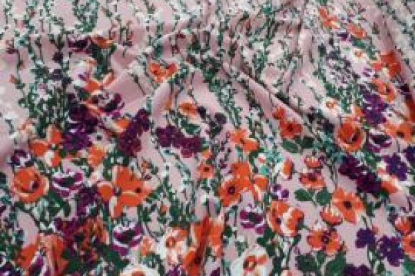 Foto NOVIDADES- CREPES ESTAMPADOS - No grupo ModaBella Tecidos-RAVERA, acaba de chegar uma nova linha de crepes estampados com elastano, em vários padrões de estampas. - 5 - Moda Bella Tecidos e Lojas Ravera