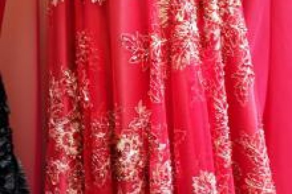 Foto NOVA VITRINE - UNIDADE RAVERA Rua: General Osório - Tecidos sempre atualizados com as últimas tendências da MODA. - 5 - Moda Bella Tecidos e Lojas Ravera