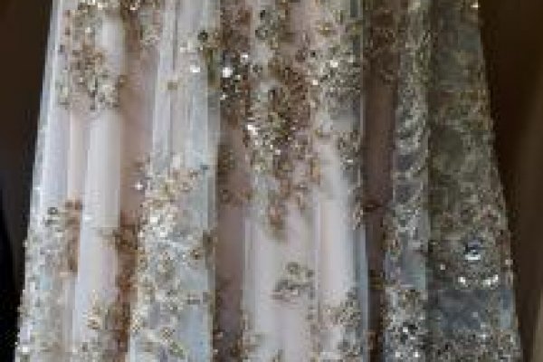 Foto NOVA VITRINE - UNIDADE RAVERA Rua: General Osório - Tecidos sempre atualizados com as últimas tendências da MODA. - 4 - Moda Bella Tecidos e Lojas Ravera