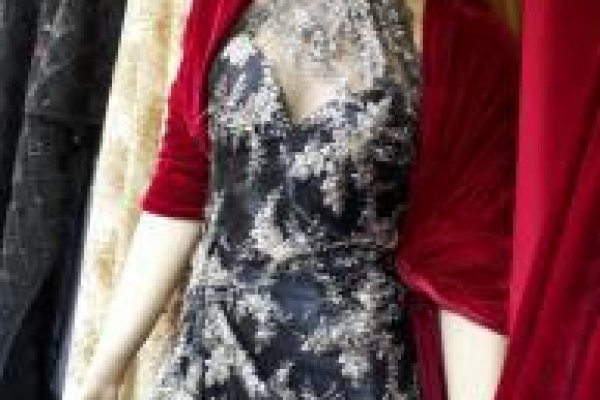 Foto NOVA VITRINE - UNIDADE RAVERA Rua: General Osório - Tecidos sempre atualizados com as últimas tendências da MODA. - 8 - Moda Bella Tecidos e Lojas Ravera