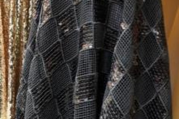 Foto NOVA VITRINE - UNIDADE RAVERA Rua: General Osório - Tecidos sempre atualizados com as últimas tendências da MODA. - 3 - Moda Bella Tecidos e Lojas Ravera