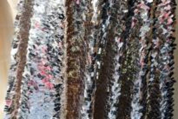 Foto NOVA VITRINE - UNIDADE RAVERA Rua: General Osório - Tecidos sempre atualizados com as últimas tendências da MODA. - 2 - Moda Bella Tecidos e Lojas Ravera