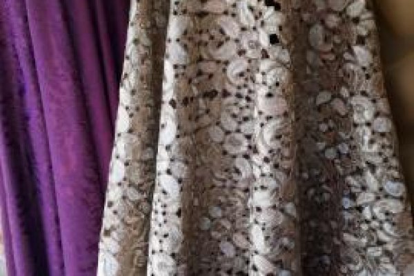 Foto NOVA VITRINE - DOURADOS E VIOLETAS - No grupo ModaBella Tecidos-RAVERA - Você sempre vai encontrar uma variedade enorme de tecidos em vários padrões e cores, sempre atualizados com as tendências da MODA. - 7 - Moda Bella Tecidos e Lojas Ravera