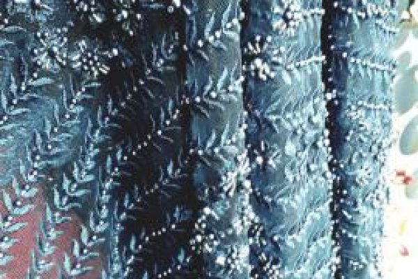 Foto VITRINE VARIEDADES - TONS AZUIS E VERMELHOS - No grupo ModaBella Tecidos - RAVERA - Você sempre vai encontrar uma variedade enorme de tecidos em vários padrões e cores, sempre atualizados com as tendências da MODA. - 3 - Moda Bella Tecidos e Lojas Ravera