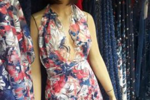 Foto VITRINE VARIEDADES - TONS AZUIS E VERMELHOS - No grupo ModaBella Tecidos - RAVERA - Você sempre vai encontrar uma variedade enorme de tecidos em vários padrões e cores, sempre atualizados com as tendências da MODA. - 9 - Moda Bella Tecidos e Lojas Ravera