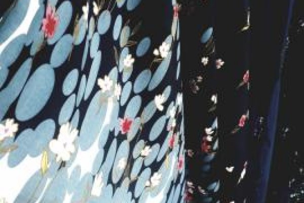 Foto VITRINE VARIEDADES - TONS AZUIS E VERMELHOS - No grupo ModaBella Tecidos - RAVERA - Você sempre vai encontrar uma variedade enorme de tecidos em vários padrões e cores, sempre atualizados com as tendências da MODA. - 8 - Moda Bella Tecidos e Lojas Ravera