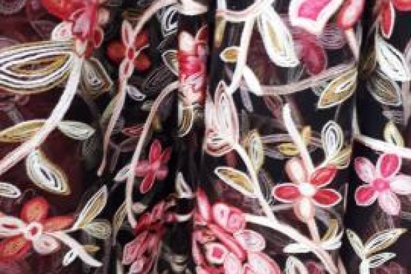 Foto VARIEDADES - TONS ROSÊ - No grupo ModaBella Tecidos - RAVERA - Você sempre vai encontrar uma variedade enorme de tecidos em vários padrões e cores, sempre atualizados com as tendências da MODA. - 3 - Moda Bella Tecidos e Lojas Ravera
