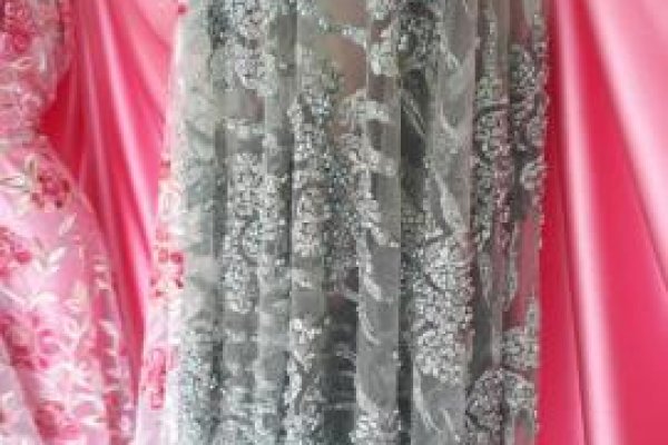 Foto VITRINE VARIEDADES TONS CORAL E VERDE - No grupo ModaBella Tecidos - RAVERA - Você sempre vai encontrar uma variedade enorme de tecidos em vários padrões e cores, sempre atualizados com as tendências da MODA. - 3 - Moda Bella Tecidos e Lojas Ravera