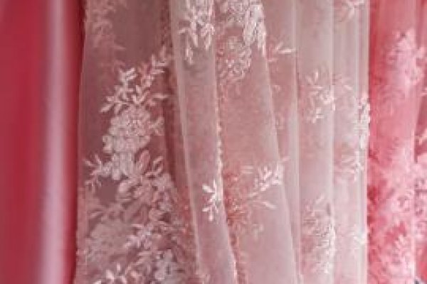 Foto VITRINE VARIEDADES TONS CORAL E VERDE - No grupo ModaBella Tecidos - RAVERA - Você sempre vai encontrar uma variedade enorme de tecidos em vários padrões e cores, sempre atualizados com as tendências da MODA. - 2 - Moda Bella Tecidos e Lojas Ravera