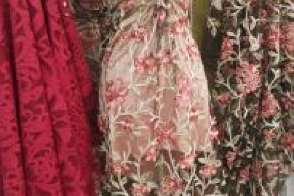 Foto VARIEDADES - MARSALA AO VERDE - O grupo ModaBella Tecidos - RAVERA sempre com uma grande variedade. Tecidos em vários padrões de cores e estampas e sempre atualizados com as últimas tendências da MODA!! - 7 - Moda Bella Tecidos e Lojas Ravera