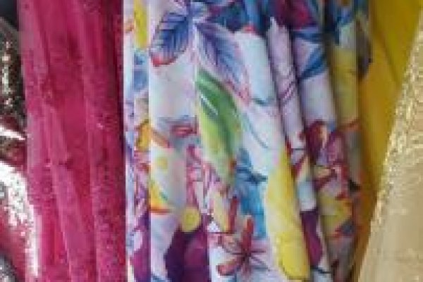 Foto VITRINE - AMARELO AO PINK - O grupo ModaBella Tecidos - RAVERA sempre com uma grande variedade de tecidos em vários padrões de cores e estampas e sempre atualizados com as últimas tendências da MODA. - 6 - Moda Bella Tecidos e Lojas Ravera