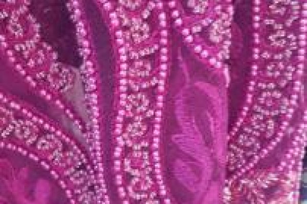 Foto VARIEDADES - VIOLETA AO DOURADO - O grupo ModaBella Tecidos - RAVERA sempre com uma grande variedade de tecidos em vários padrões de cores e estampas e sempre atualizados com as últimas tendências da MODA. - 6 - Moda Bella Tecidos e Lojas Ravera