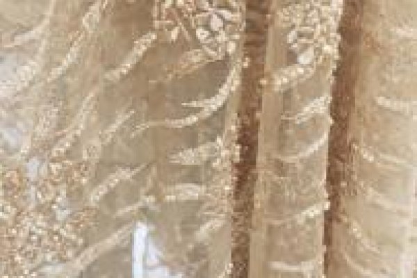 Foto VARIEDADES - VIOLETA AO DOURADO - O grupo ModaBella Tecidos - RAVERA sempre com uma grande variedade de tecidos em vários padrões de cores e estampas e sempre atualizados com as últimas tendências da MODA. - 1 - Moda Bella Tecidos e Lojas Ravera