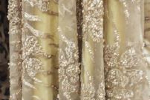Foto VARIEDADES - TONS DOURADOS - O grupo ModaBella Tecidos - RAVERA sempre com uma grande variedade de tecidos em vários padrões de cores e estampas e sempre atualizados com as últimas tendências da MODA. - 4 - Moda Bella Tecidos e Lojas Ravera