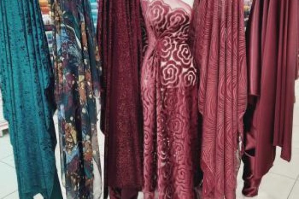 Foto VARIEDADE TECIDOS FINOS - TONS MARSALA E VERDE! - 8 - Moda Bella Tecidos e Lojas Ravera