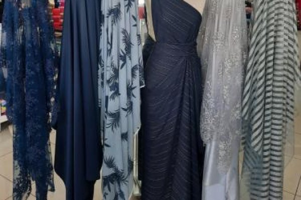 Foto VARIEDADE TECIDOS FINOS - TONS AZUL E PRATA!!! - 1 - Moda Bella Tecidos e Lojas Ravera