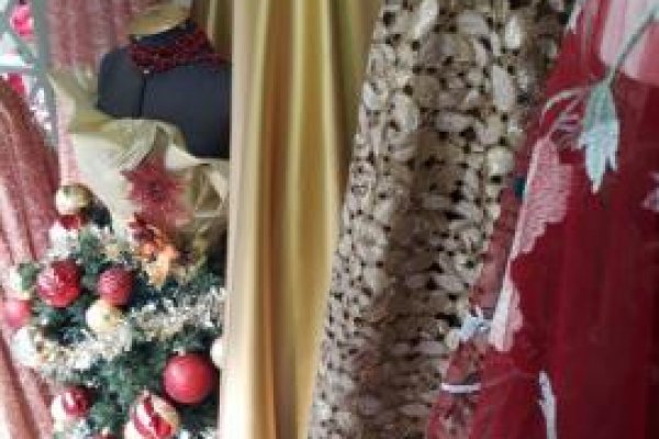 Foto NOVA VITRINE TECIDOS - Ainda em clima de Natal nova vitrine loja RAVERA - General Osório - Tecidos sempre atualizados com as últimas tendências da MODA - 4 - Moda Bella Tecidos e Lojas Ravera