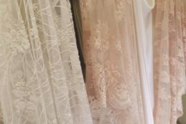 Foto NOVA VITRINE TECIDOS DE NOIVAS - Uma linha especial para vestidos de noivas, para todos os gostos e estilos. - 9 - Moda Bella Tecidos e Lojas Ravera
