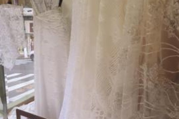 Foto NOVA VITRINE TECIDOS DE NOIVAS - Uma linha especial para vestidos de noivas, para todos os gostos e estilos. - 10 - Moda Bella Tecidos e Lojas Ravera
