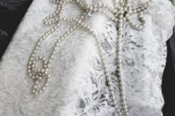 Foto NOVA VITRINE TECIDOS DE NOIVAS - Uma linha especial para vestidos de noivas, para todos os gostos e estilos. - 1 - Moda Bella Tecidos e Lojas Ravera