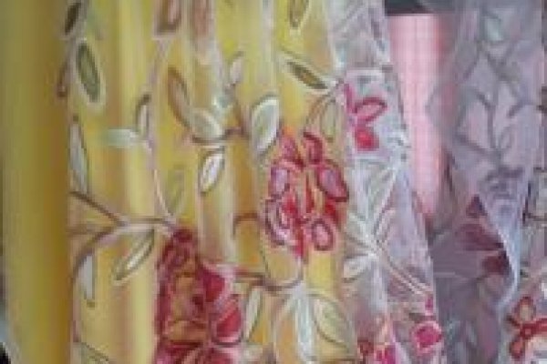 Foto VITRINE - AMARELO AO PINK - O grupo ModaBella Tecidos - RAVERA sempre com uma grande variedade de tecidos em vários padrões de cores e estampas e sempre atualizados com as últimas tendências da MODA. - 2 - Moda Bella Tecidos e Lojas Ravera