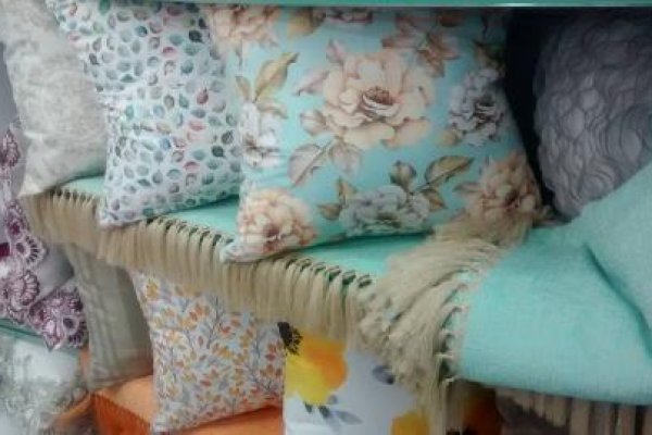 Foto Almofadas e mantas de sofás - 3 - Moda Bella Tecidos e Lojas Ravera