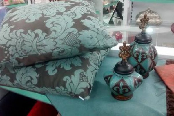 Foto Almofadas e mantas de sofás - 5 - Moda Bella Tecidos e Lojas Ravera