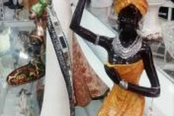 Foto Estátuas Decorativas Africanas, Bailarinas e outras. - 5 - Moda Bella Tecidos e Lojas Ravera