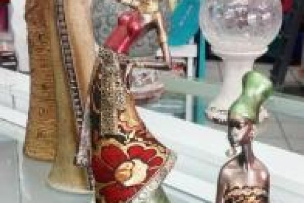 Foto Estátuas Decorativas Africanas, Bailarinas e outras. - 6 - Moda Bella Tecidos e Lojas Ravera