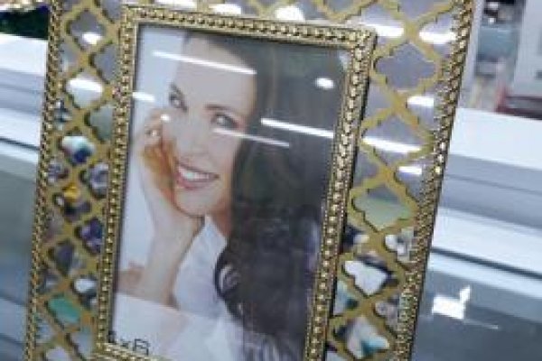 Foto NOVIDADES - PEÇAS DECORATIVAS EM TONS DE DOURADO - 3 - Moda Bella Tecidos e Lojas Ravera