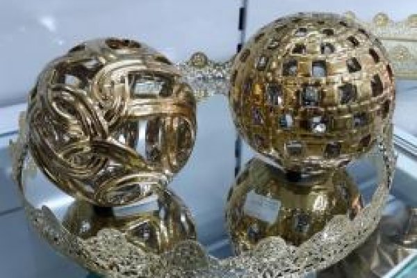 Foto NOVIDADES - PEÇAS DECORATIVAS EM TONS DE DOURADO - 6 - Moda Bella Tecidos e Lojas Ravera